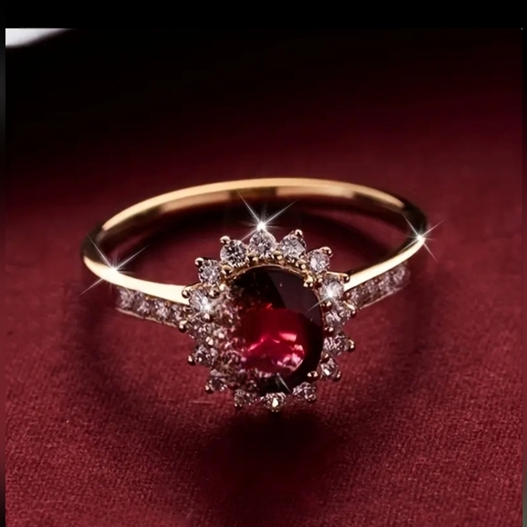 Glamour Floral Garnet Ring - Picture 5 of 5